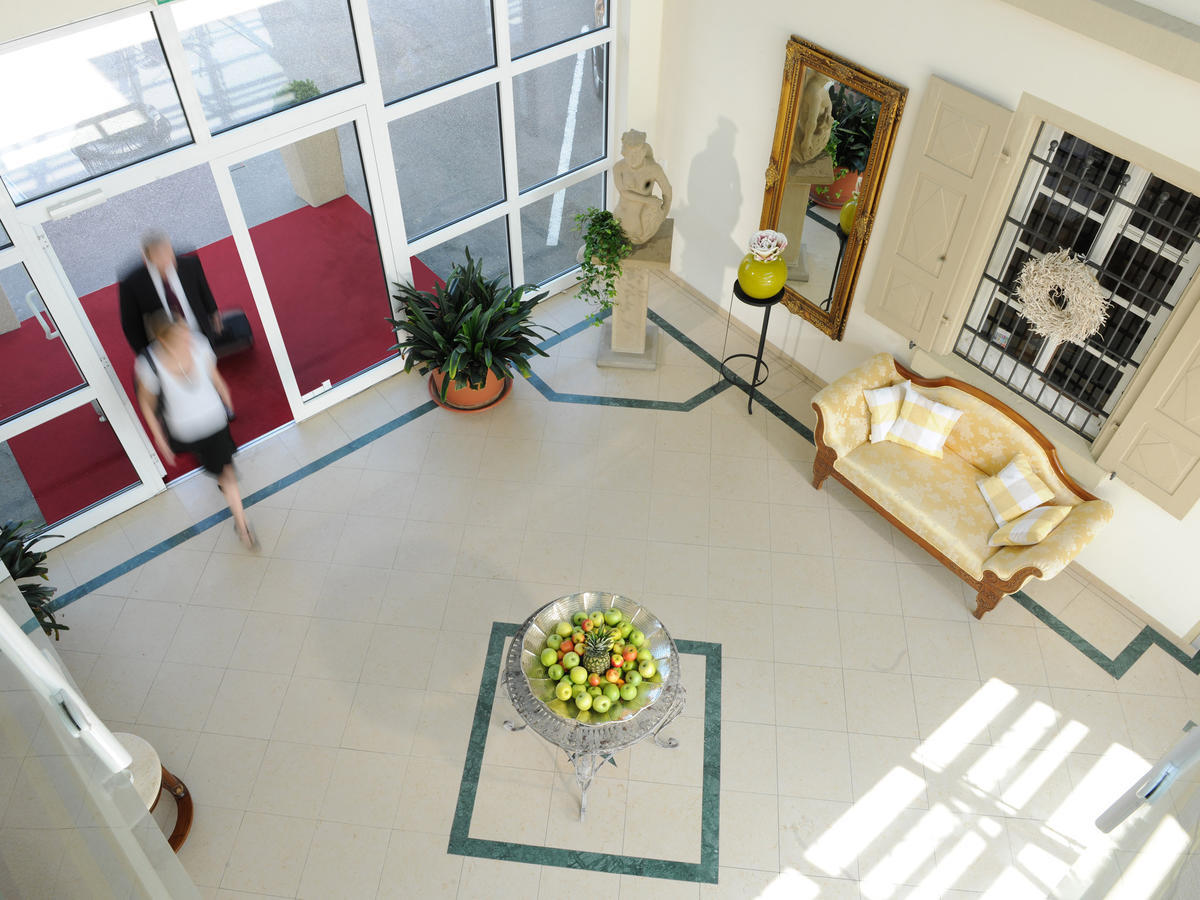 Schlosshotel Neckarbischofsheim ภายนอก รูปภาพ