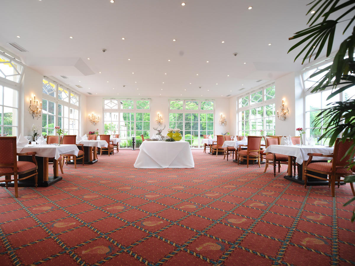 Schlosshotel Neckarbischofsheim ภายนอก รูปภาพ
