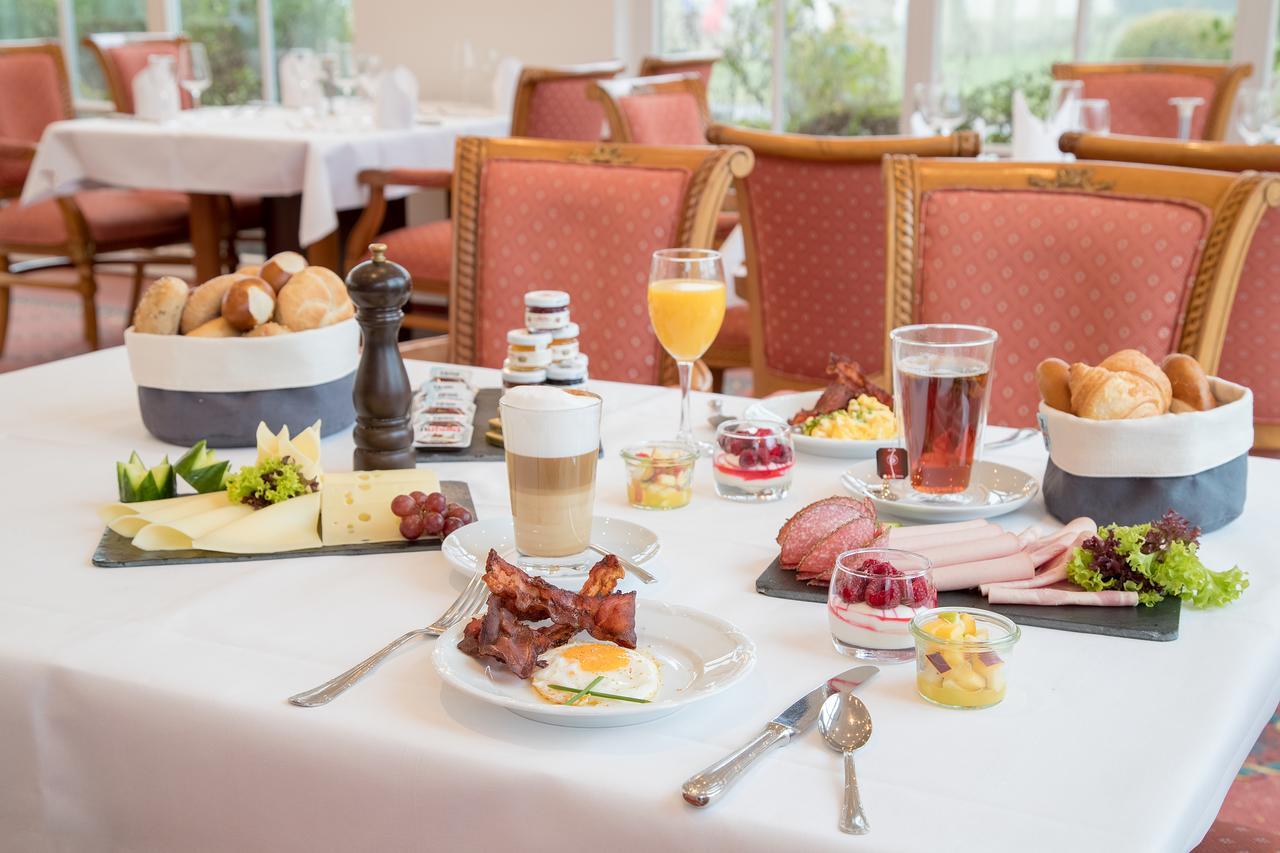 Schlosshotel Neckarbischofsheim ภายนอก รูปภาพ
