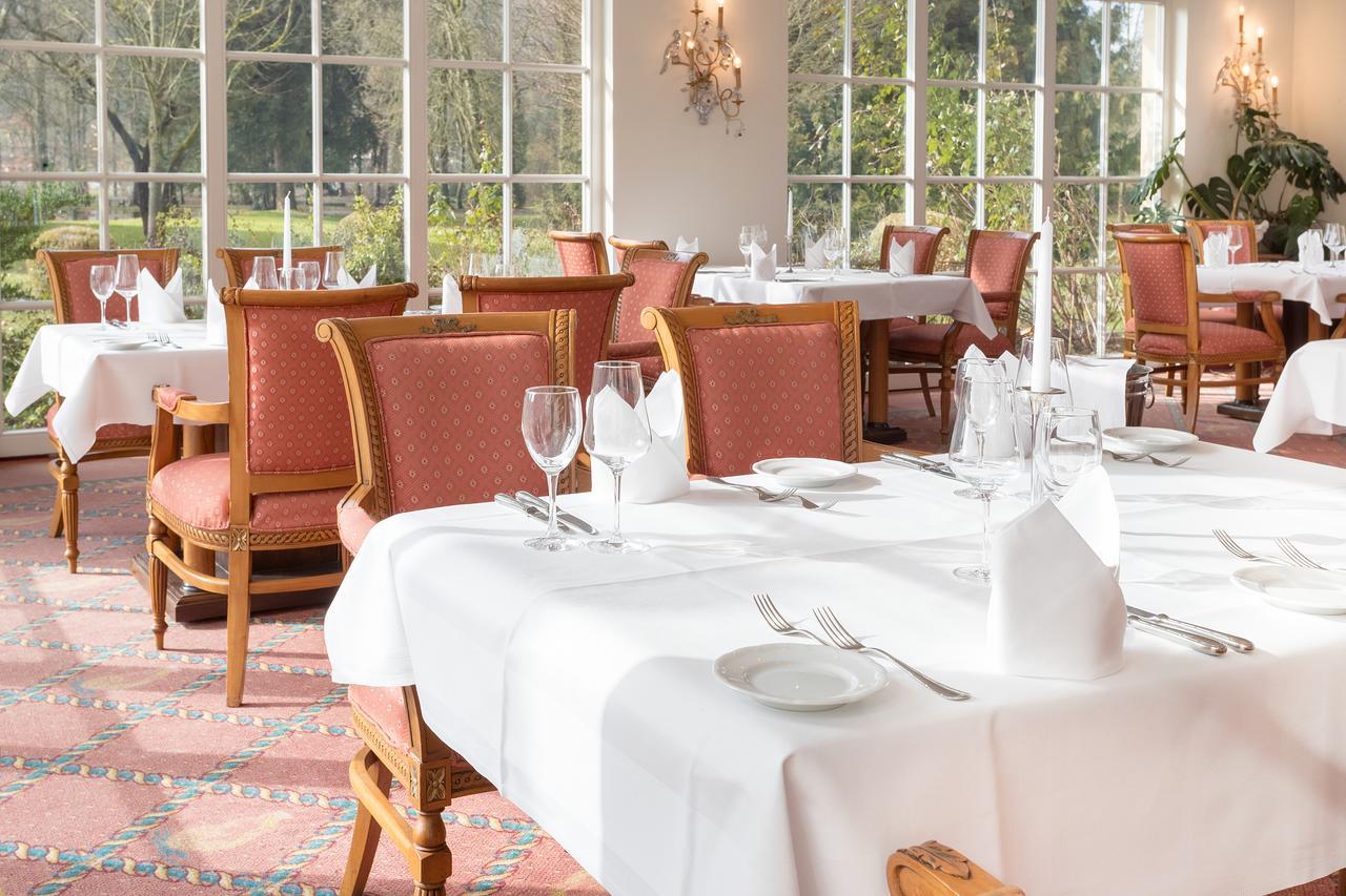 Schlosshotel Neckarbischofsheim ภายนอก รูปภาพ