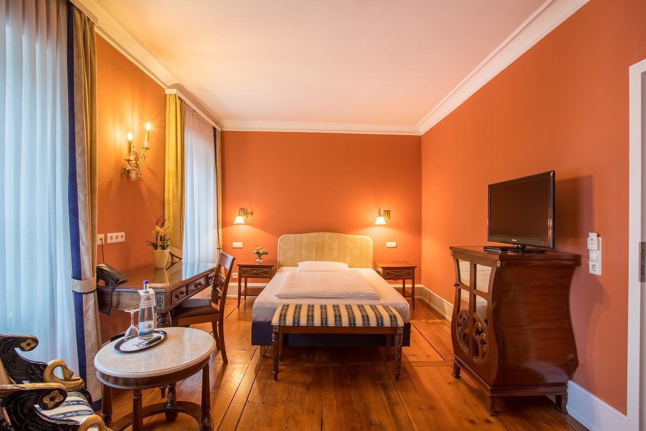 Schlosshotel Neckarbischofsheim ภายนอก รูปภาพ