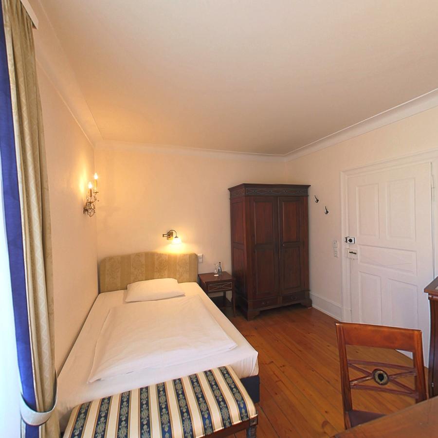 Schlosshotel Neckarbischofsheim ภายนอก รูปภาพ
